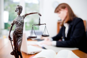 В каких ситуациях нужна помощь юриста?